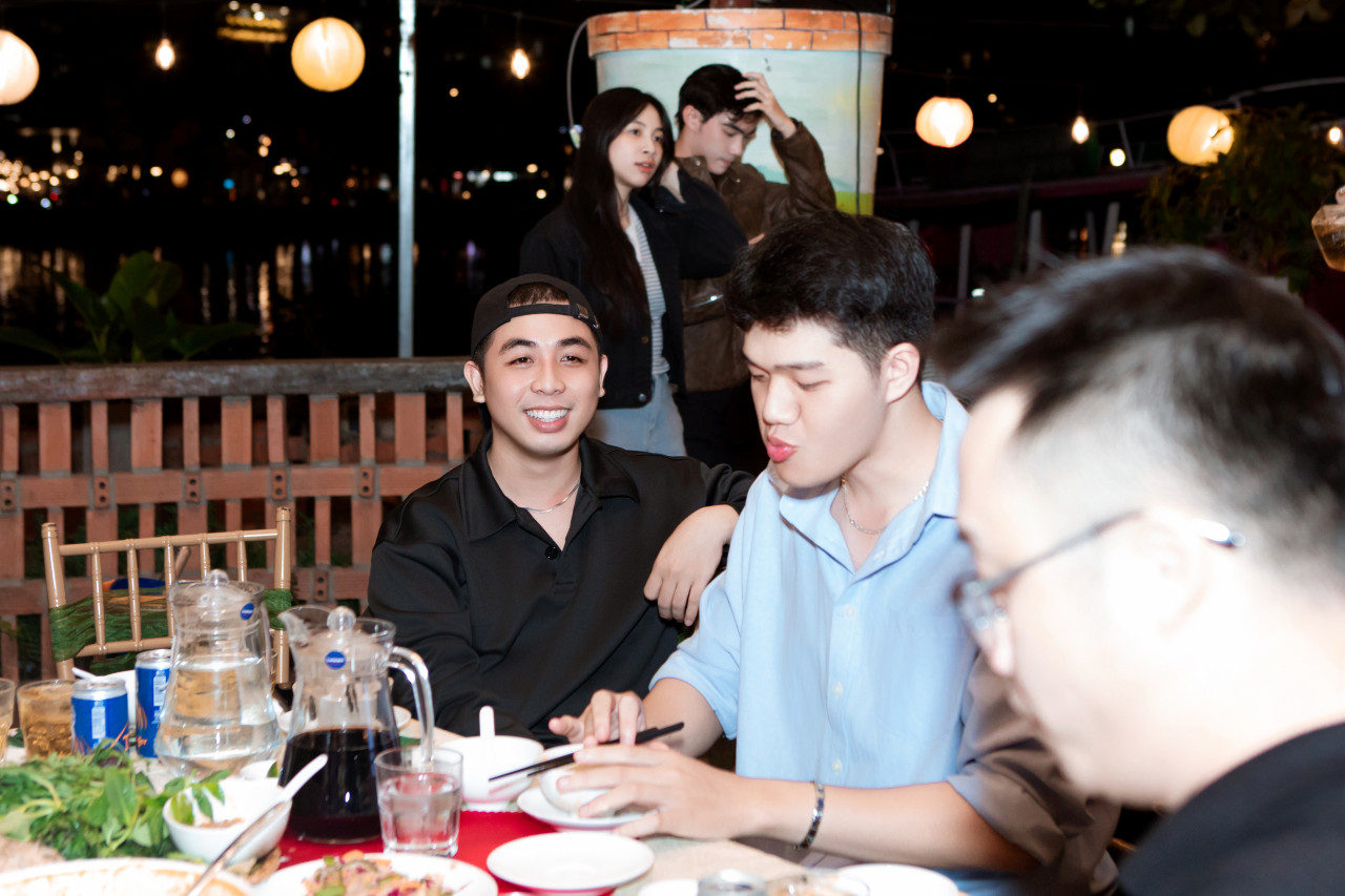 ÁO BÓNG CHÀY ĐỎ SỌC-49-8